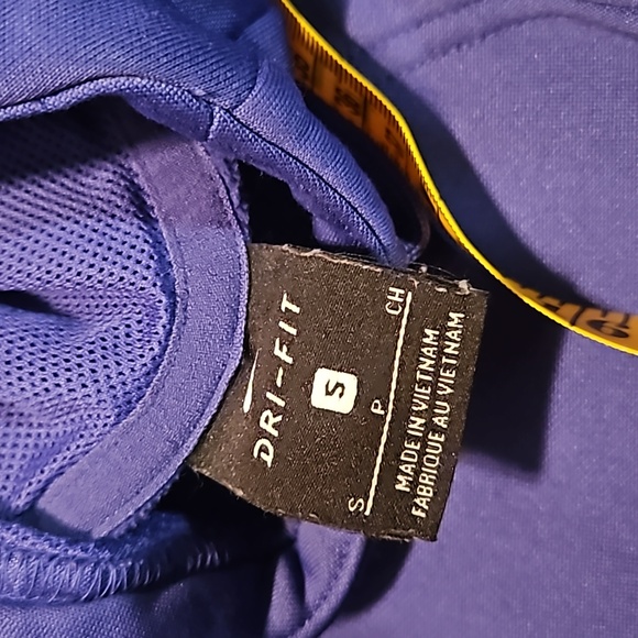 Nike pre loved hoodie. Women's size S. Color blue - Picture 8 of 8